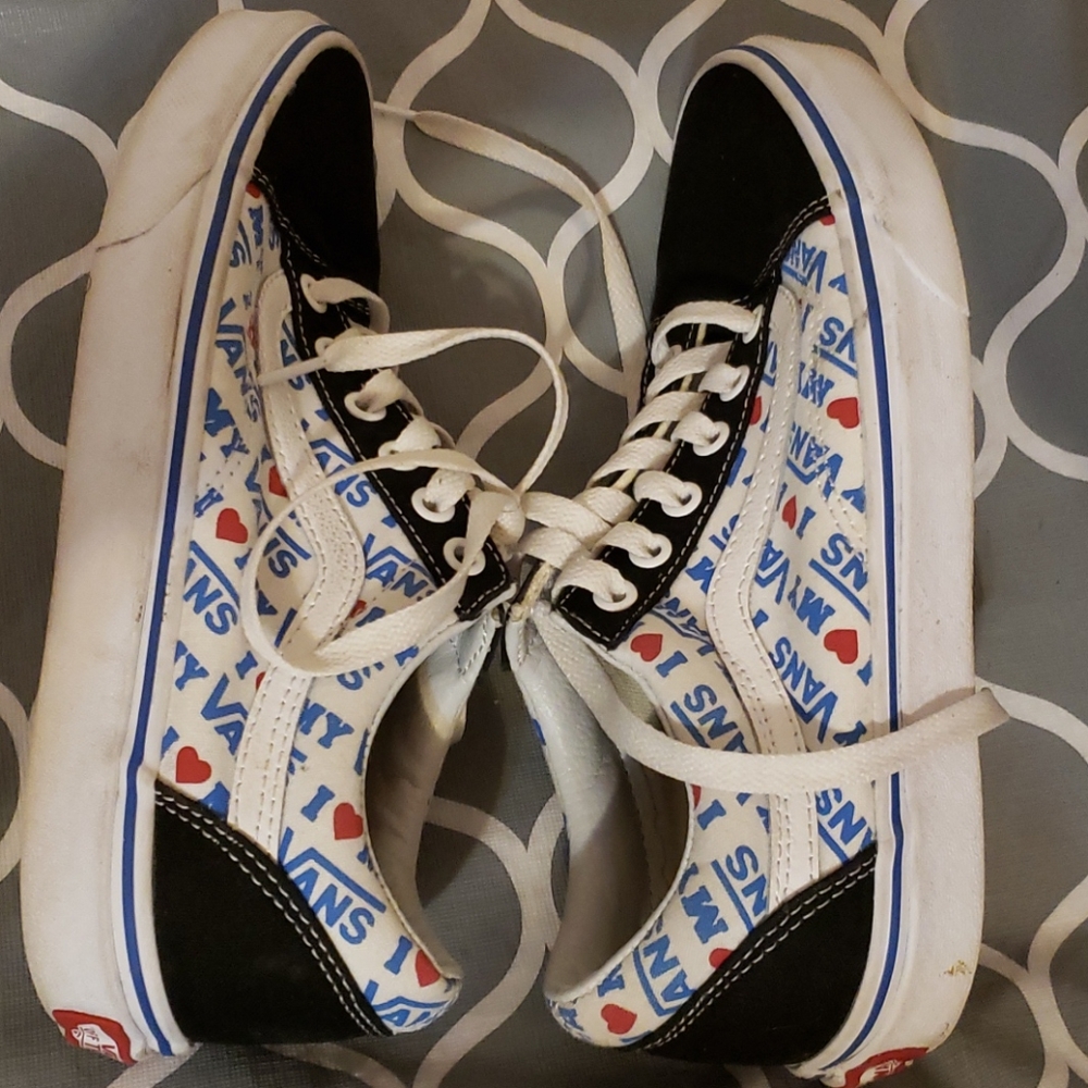 Neutral vans - Picture 4 of 5